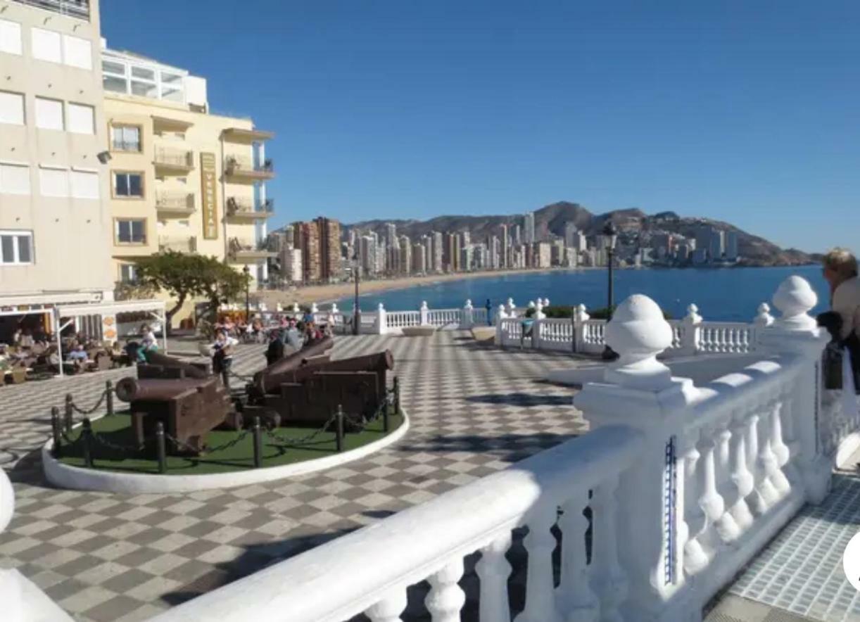 Apartamento En El Centro A Un Minuto De La Playa Бенидорм Екстериор снимка